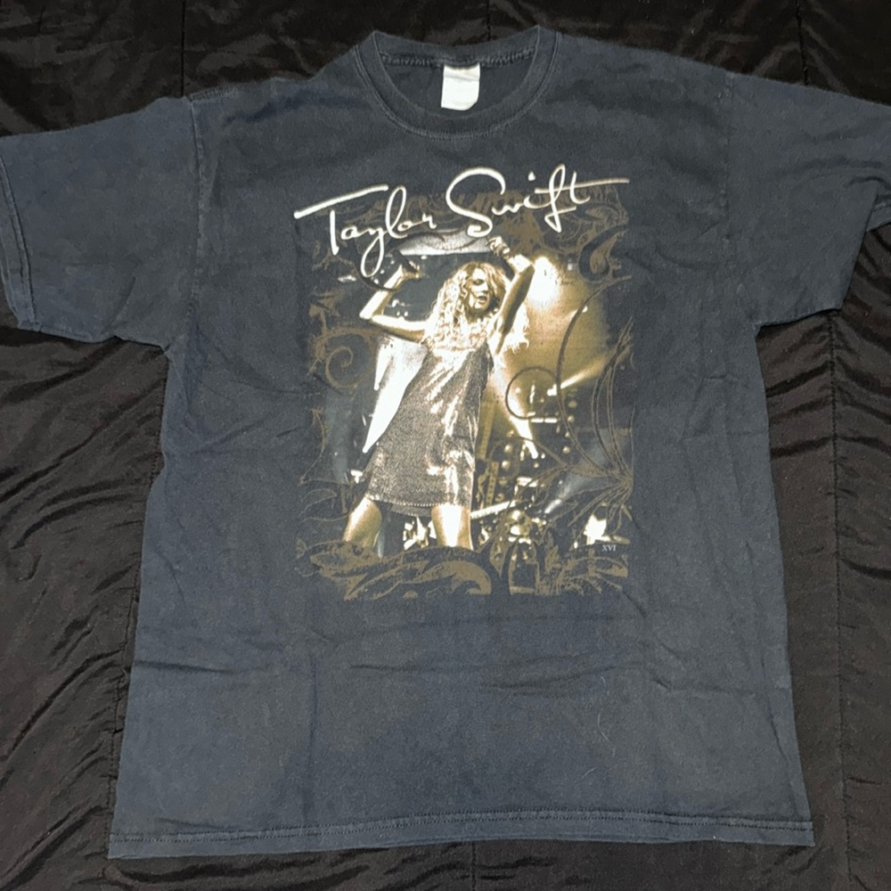 Taylor Swift Tour T Shirt Size Large 2009 Fearless Tour
